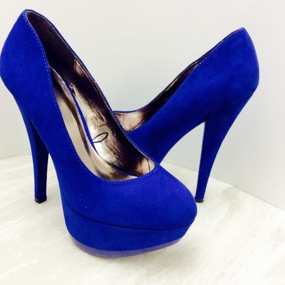 💥SALE💥 ️Beautiful royal blue heels ️ | Royal blue heels, Blue heels, Heels